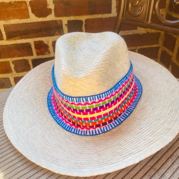 Straw hat - Picture 3 of 5